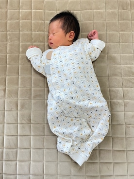 「moimoln（モイモルン）の月プリントカバーオール（ロンパース、グレー系）」を使った、ぽんさんの冬コーディネート