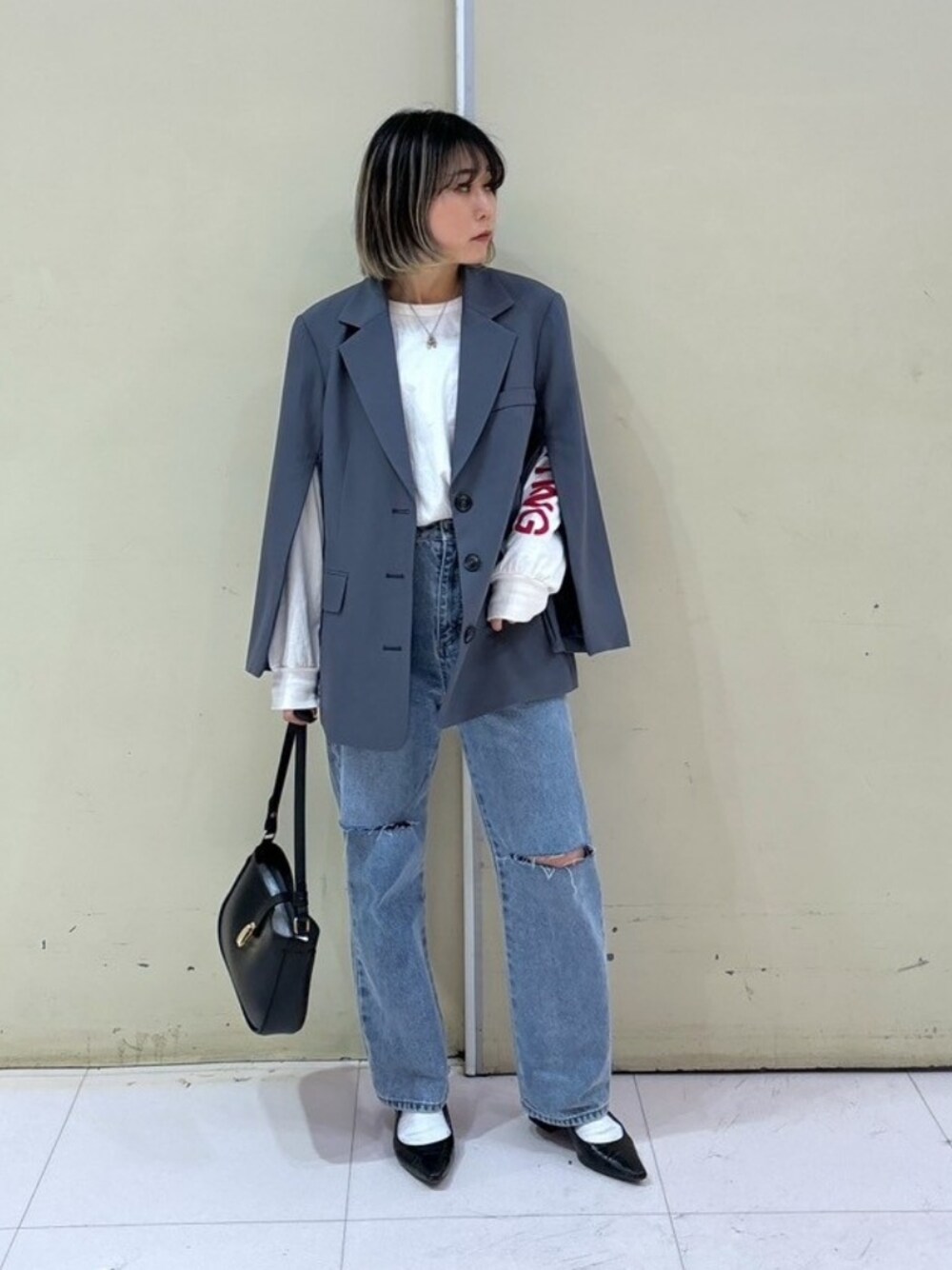 「春のおしゃ見えテクニック、ストリート、春服みてみて、休日スタイル、大人カジュアル、シンプルコーデ、ジャケットスタイル、お洒落さんとつながりたい、春服、着回しコーデ、オトナカワイイ、シンプル、パンツコーデ、お出かけ、いいね、save、フォローお願いします🤑」｜「FREE'S MARTの［セットアップ対応］2WAYオーバーサイズジャケット（テーラードジャケット、グレー系）」を使った、yukaさん（レディース・160cm）の春コーディネートの1枚目の写真