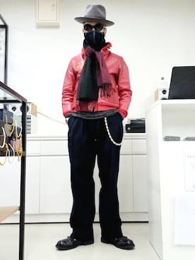 「アイテム（ミリタリージャケット、レッド系）」を使った、2440046さん（メンズ・172cm）の冬コーディネート