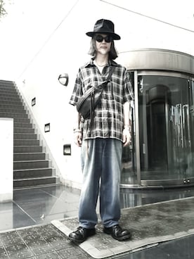 「Graphpaper（グラフペーパー）の『Graphpaper』"Selvage Denim Two Tuck Tapered Pants-DARK FADE-" ¥33,000-(税込) 沖縄のセカストで30000万円（デニムパンツ）」を使った、2440046さん（メンズ・172cm）の夏コーディネート