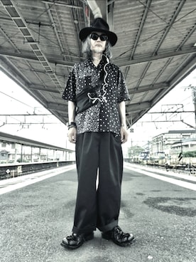 「FREAK'S STORE（フリークスストア）のRED KAP × FREAK'S STORE　セカストで3300円　レディース
　　LIMITED MODEL.
　　RED KAP とタッグを組んで仕上げた、FREAK'S STORE限定販売のスペシャルモデル

2026 Spring & Summer item（チノパンツ、ブラック系）」を使った、2440046さん（メンズ・172cm）の夏コーディネート