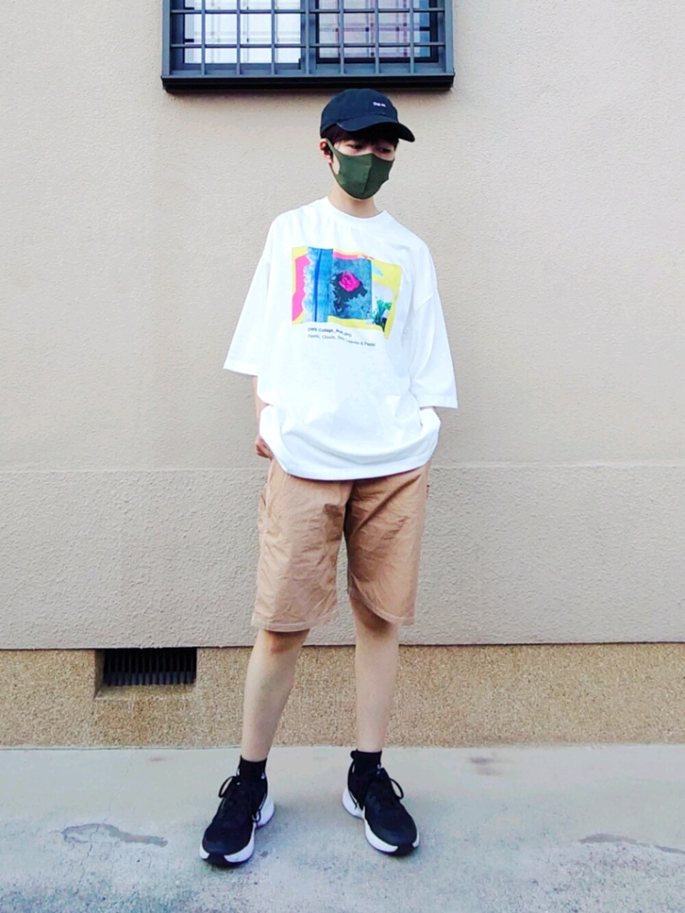 「夏、ハーフパンツ、ビッグシルエット、Tシャツ、キャップ、スニーカー、ボーイッシュ、メンズライク、ジェンダーレス、カジュアル」｜「UiscelのUiscel　【別注】アートグラフィックTシャツD（Tシャツ/カットソー、ホワイト系）」を使った、sudachiさん（レディース・158cm）の夏コーディネートの1枚目の写真