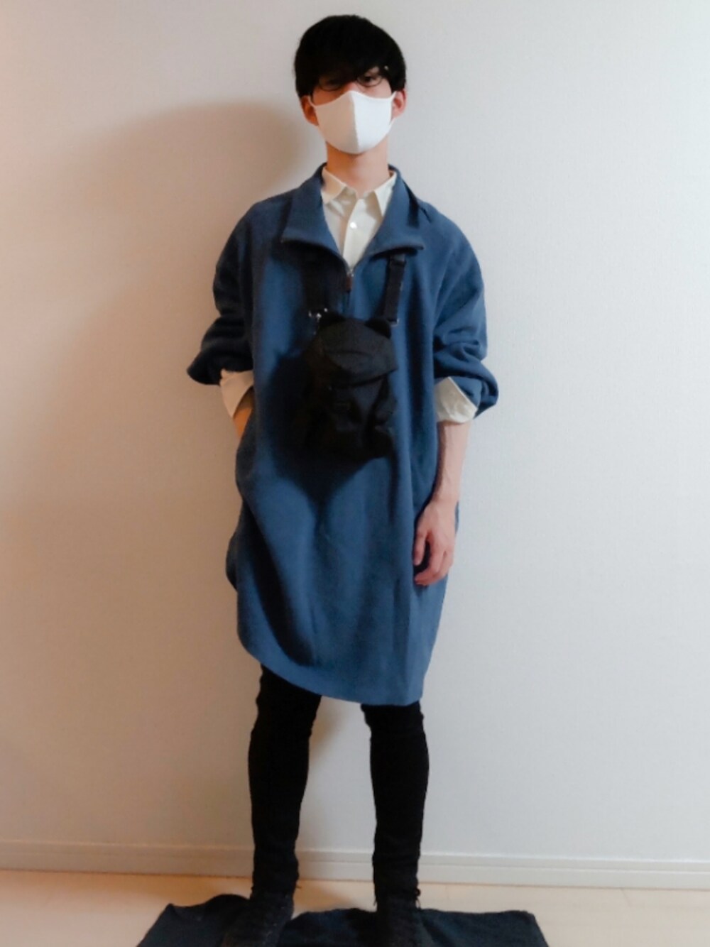 「秋コーデ、メガネ男子」｜「PHINGERINのPHINGERIN /フィンガリン/CUMALICE POUCH（ボディバッグ/ウエストポーチ、ブラック系）」を使った、AAaaさん（メンズ・168cm）の秋コーディネートの1枚目の写真