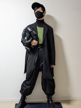 「SHINYAKOZUKA（シンヤコヅカ）のアイテム（カーゴパンツ）」を使った、AAaaさん（メンズ・168cm）の秋コーディネート