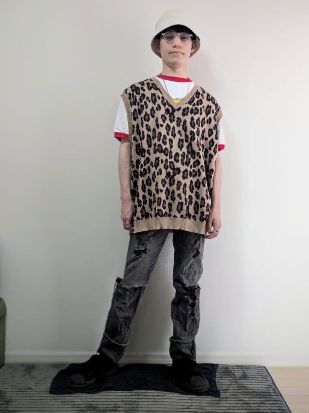 「夏コーデ、レイヤードスタイル」｜「LOUNGE LIZARDのアイテム（デニムパンツ、ブラック系）」を使った、AAaaさん（メンズ・168cm）の夏コーディネートの1枚目の写真