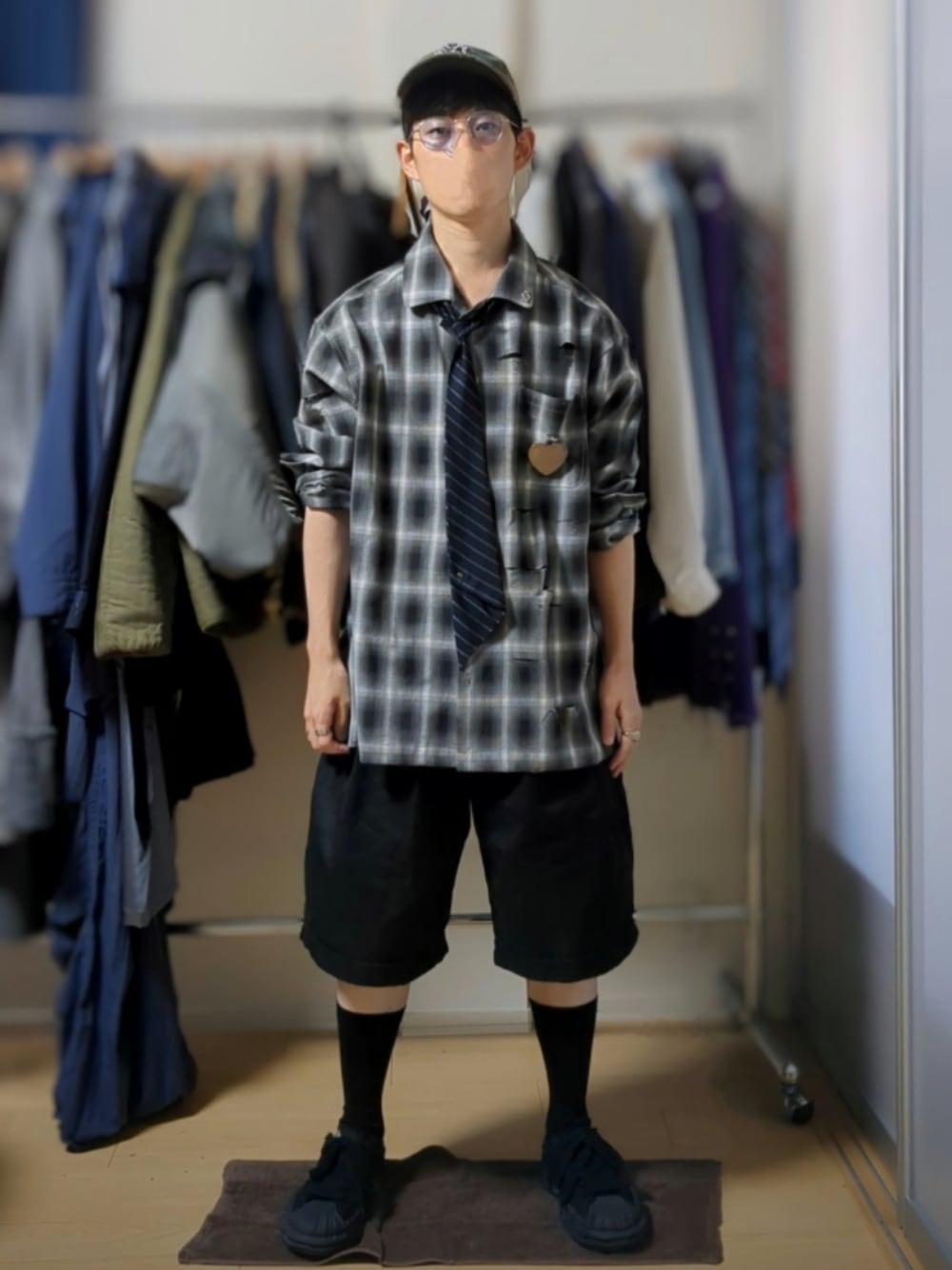SHINYAKOZUKA（シンヤコヅカ）の「SHINYA KOZUKA /シンヤ コヅカ