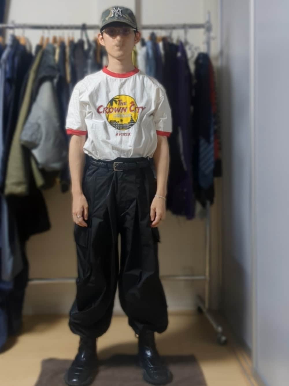 「白Tシャツ、夏コーデ」｜「BASICKSの【BASICKS/ベーシックス】F.M.C.D / 3Way Camo Cap/カモフラキャップ（キャップ、グリーン系）」を使った、AAaaさん（メンズ・168cm）の秋コーディネートの1枚目の写真