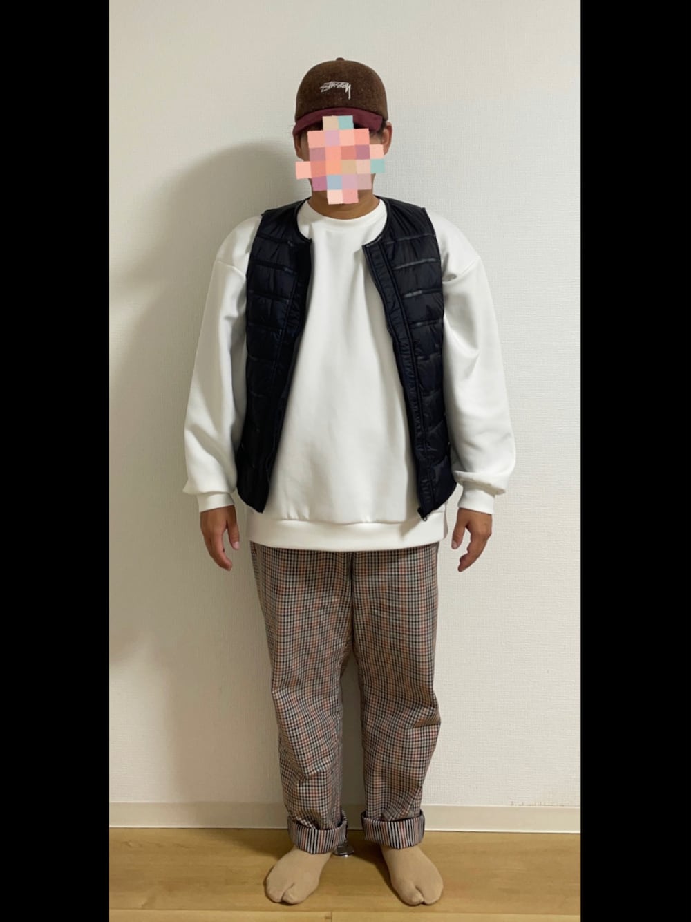 「キャップ、ダウンベスト、スウェット、シェフパンツ」｜「STUSSYのアイテム（キャップ、ブラウン系）」を使った、tnk0225wakkirさん（メンズ・170cm）の冬コーディネートの1枚目の写真