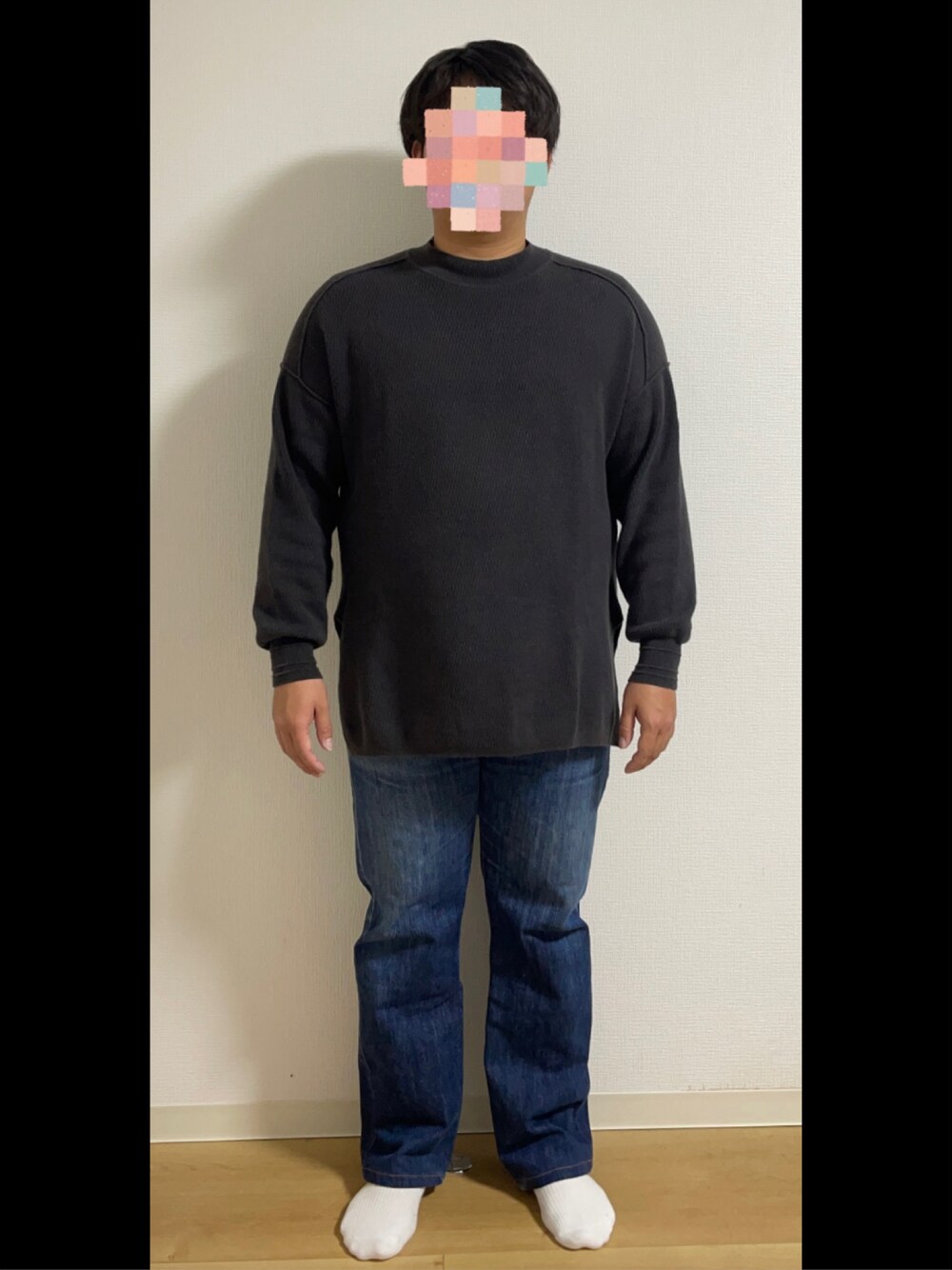 「ニット、デニムパンツ」｜「RNA-Nのアイテム（ニット/セーター、ブラック系）」を使った、tnk0225wakkirさん（メンズ・170cm）の冬コーディネートの1枚目の写真
