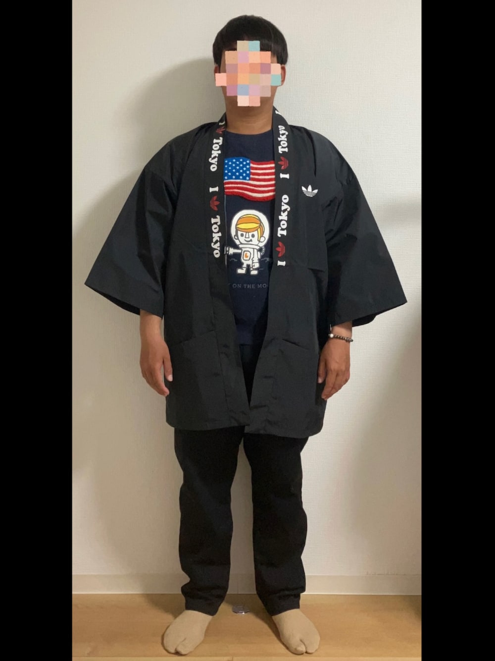 「法被、スウェット、シェフパンツ、足袋靴下、ブレスレット」｜「adidas Originalsのアイテム（その他アウター、ブラック系）」を使った、tnk0225wakkirさん（メンズ・170cm）の夏コーディネートの1枚目の写真
