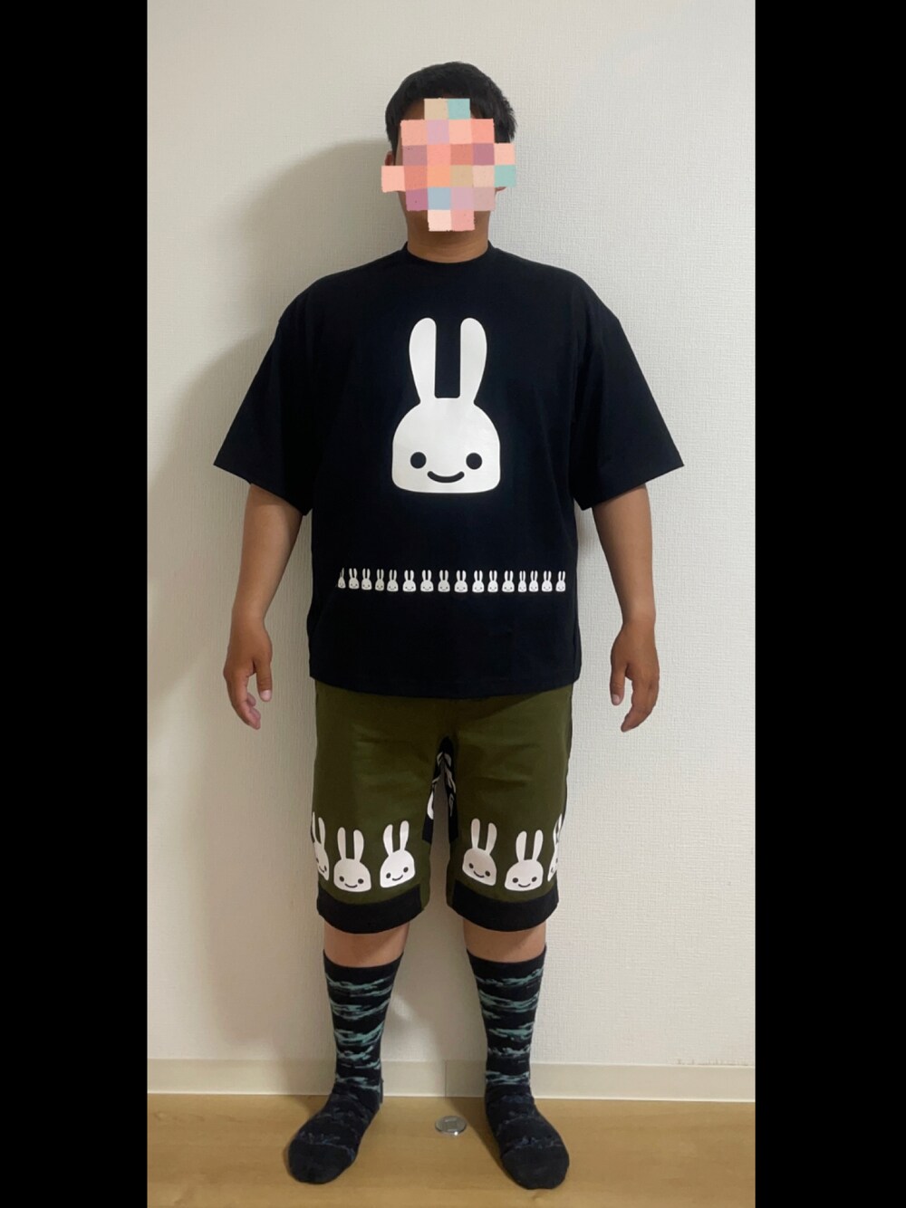 「Tシャツ、ハーフパンツ」｜「CUNEのアイテム（Tシャツ/カットソー、ブラック系）」を使った、tnk0225wakkirさん（メンズ・170cm）の夏コーディネートの1枚目の写真