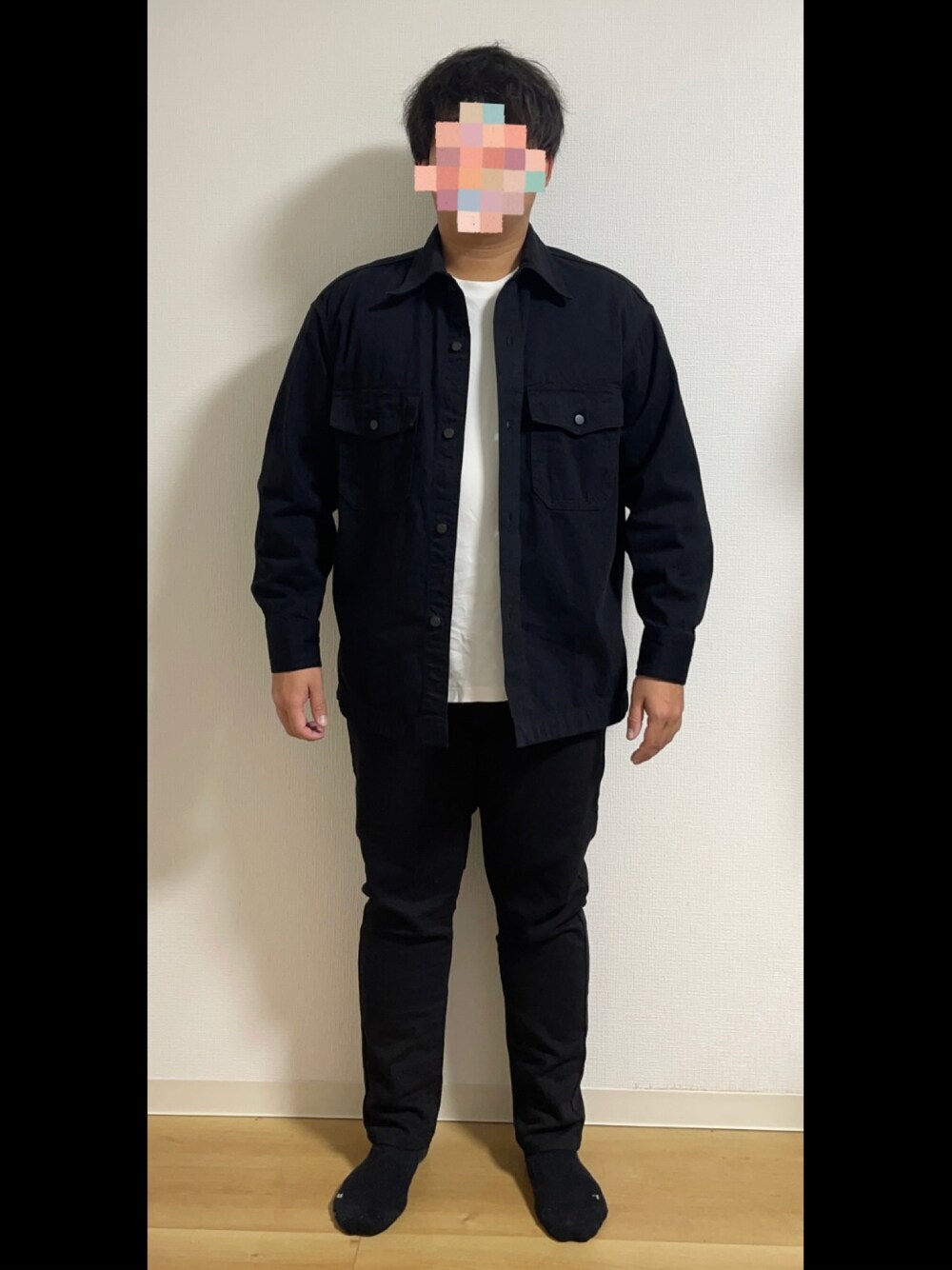 「デニムジャケット、Tシャツ、スキニーデニム」｜「UNIQLOのアイテム（デニムジャケット、ブラック系）」を使った、tnk0225wakkirさん（メンズ・170cm）の冬コーディネートの1枚目の写真