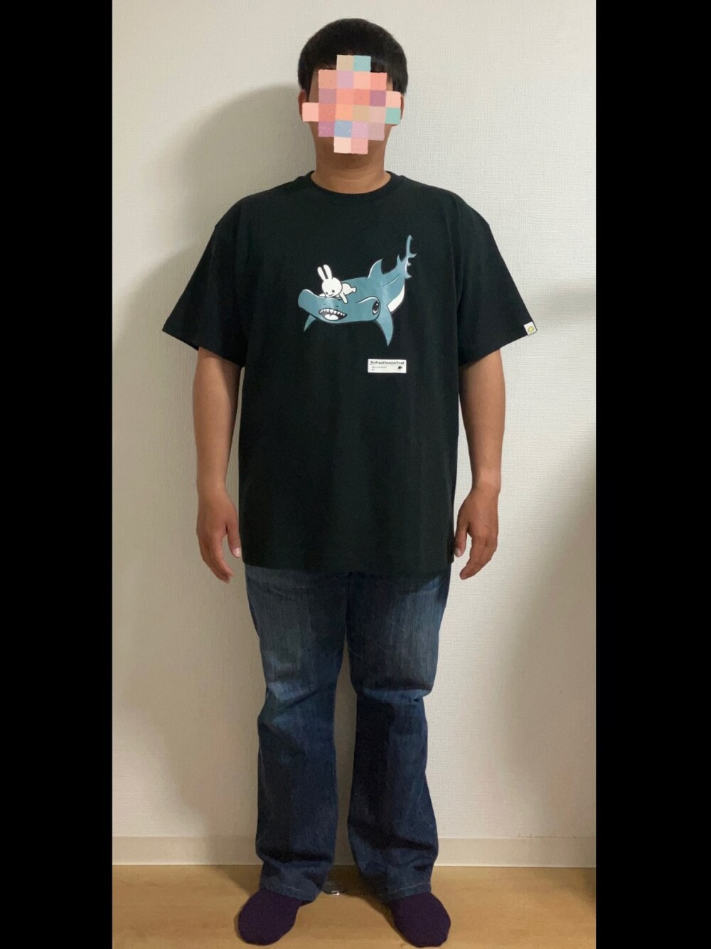 「Tシャツ、デニムパンツ」｜「CUNEのアイテム（Tシャツ/カットソー、ブラック系）」を使った、tnk0225wakkirさん（メンズ・170cm）の夏コーディネートの1枚目の写真