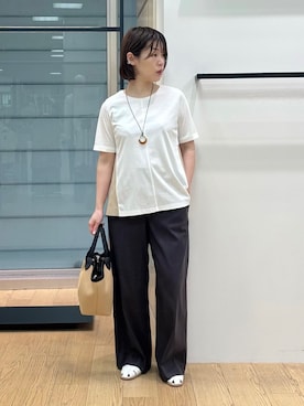 「INDIVI（インディヴィ）の【バックシャン】異素材ドッキングプルオーバー（Tシャツ/カットソー、ホワイト系）」を使った、asamiさん（レディース・156cm）の夏コーディネート