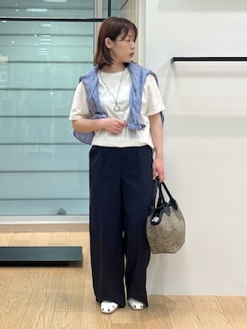 「INDIVI（インディヴィ）の【接触冷感／2WAY】カシュクールリネンシャツ（シャツ/ブラウス、ブルー系）」を使った、asamiさん（レディース・156cm）の夏コーディネート