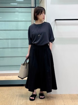 「INDIVI（インディヴィ）の【さらに軽く軽快！／着る日傘】ドルマントップス（シャツ/ブラウス、グレー系）」を使った、asamiさん（レディース・156cm）の夏コーディネート