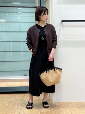 「INDIVI（インディヴィ）の【撥水／UVケア／SETUP可能】軽量ベルト付きAラインワンピース（ワンピース、ブラック系）」を使った、asamiさん（レディース・156cm）の夏コーディネート