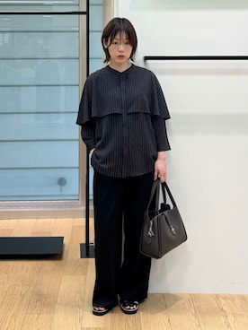 「INDIVI（インディヴィ）の【新作登場！着る日傘】 ケープ風ブラウス（シャツ/ブラウス、グレー系）」を使った、asamiさん（レディース・156cm）の秋コーディネート