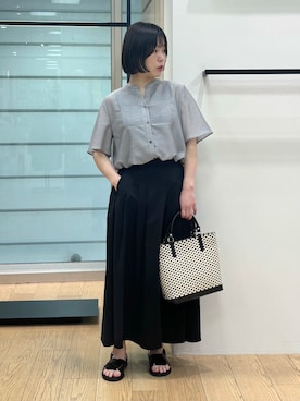 「INDIVI（インディヴィ）の【接触冷感/洗える】シアーシャンブレーピンタックブラウス（シャツ/ブラウス、グレー系）」を使った、asamiさん（レディース・156cm）の春コーディネート