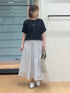 「INDIVI（インディヴィ）の【洗える／コットン】ドライタッチさらりニットT（ニット/セーター、ブラック系）」を使った、asamiさん（レディース・156cm）の春コーディネート