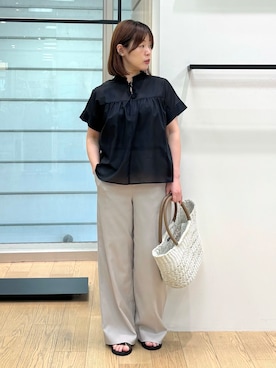 「INDIVI（インディヴィ）の【洗える／軽やか】フリル衿ギャザーブラウス（シャツ/ブラウス、ブラック系）」を使った、asamiさん（レディース・156cm）の夏コーディネート