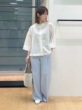 「INDIVI（インディヴィ）の【洗える／シアー】衿付きシャツライクニットカーディガン（カーディガン/ボレロ、ホワイト系）」を使った、asamiさん（レディース・156cm）の夏コーディネート
