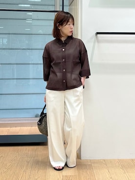 「INDIVI（インディヴィ）の【洗える／シアー】衿付きシャツライクニットカーディガン（カーディガン/ボレロ、ブラウン系）」を使った、asamiさん（レディース・156cm）の春コーディネート