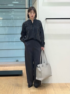 「INDIVI（インディヴィ）の【褒められパンツ／洗える】ウエストゴムワイドタックパンツ（その他パンツ、ブラック系）」を使った、asamiさん（レディース・156cm）の春コーディネート