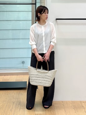 「INDIVI（インディヴィ）の【シアー／軽羽織】ドルマン袖ニットカーディガン（カーディガン/ボレロ、ホワイト系）」を使った、asamiさん（レディース・156cm）の夏コーディネート