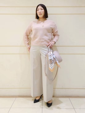 「INDIVI（インディヴィ）の【洗える／軽量】きらめきVネックニット（ニット/セーター、ピンク系）」を使った、Itoさん（レディース・160cm）の冬コーディネート