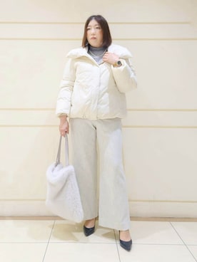 「UNTITLED（アンタイトル）の【8色展開/洗える】ウールカシミヤ ハイネックニット（ニット/セーター、グレー系）」を使った、Itoさん（レディース・160cm）の冬コーディネート