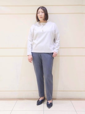 「INDIVI（インディヴィ）の【SETUP可能／洗える／UVケア】ライトジャージ ボトルネックトップス（Tシャツ/カットソー、ホワイト系）」を使った、Itoさん（レディース・160cm）の冬コーディネート