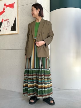 「ティアードスカート」｜「アイテム（ダウンジャケット/コート）」を使った、Hanada_TOMORROWLANDさん（レディース・166cm）の春コーディネート