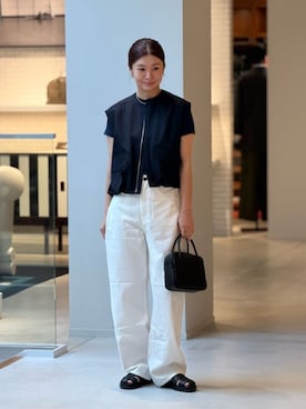 ベストを使った「バルーンシルエット」の人気ファッション