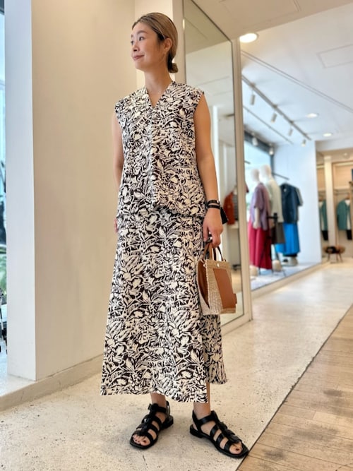 新品タグ付 MACPHEE バニラプランツプリント Aラインスカート MACPHEE（マカフィー）の「バニラプランツプリント Aライン