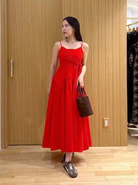 「LAGUNAMOON（ラグナムーン）のカシュクールボリュームキャミワンピース 【夏服】（ワンピース、レッド系）」を使った、NANAMI NAKAMURAさん（レディース・160cm）の夏コーディネート