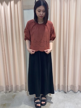 「スカラップ」｜「アイテム（スカート）」を使った、CHIORIさん（レディース・166cm）の夏コーディネート