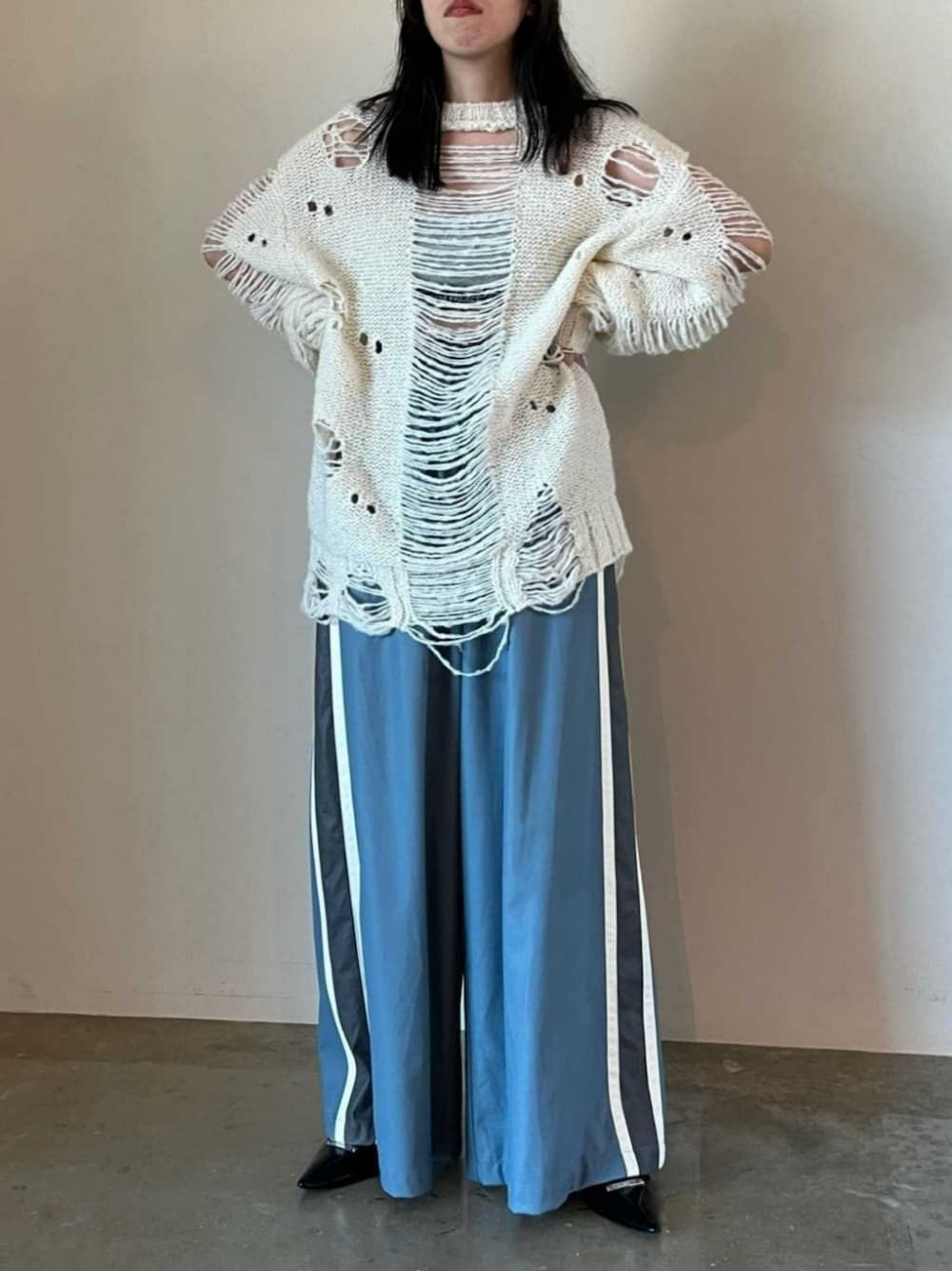 「PRANK PROJECTの【23AUTUMN先行予約商品】ロゴバンドブラトップ / Logo Band Bra Top（ブラジャー、グレー系）」を使った、PRANK PROJECTさん（レディース・158cm）の秋コーディネートの1枚目の写真
