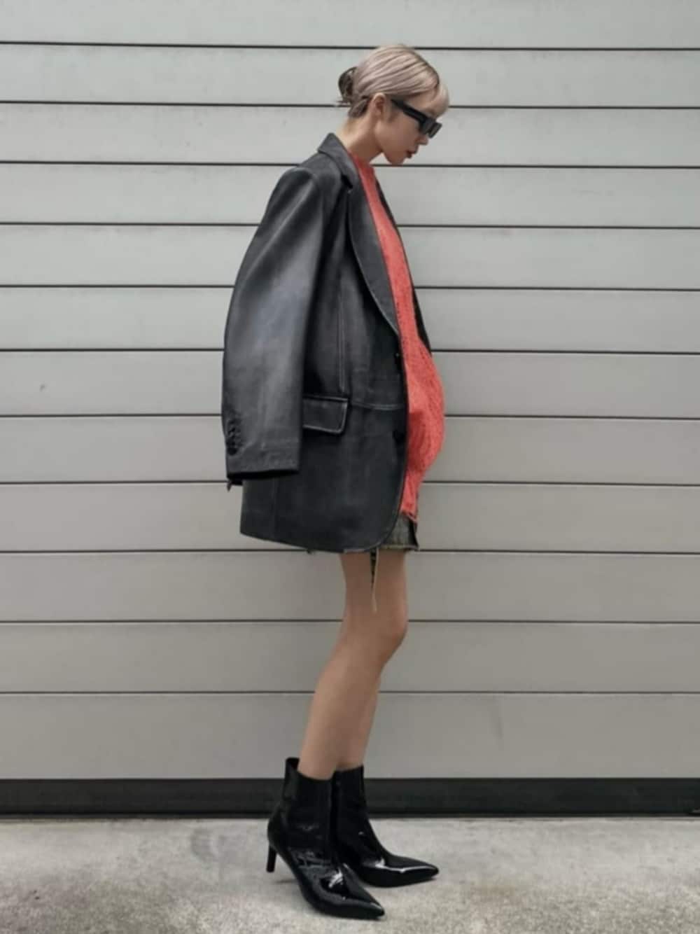 「PRANK PROJECTの【23AUTUMN予約商品】ラブオフSHEEPレザーテーラードジャケット / Rub Off SHEEP Leather Tailored Jacket（ライダースジャケット、ブラック系）」を使った、PRANK PROJECTさん（レディース・162cm）の秋コーディネートの1枚目の写真