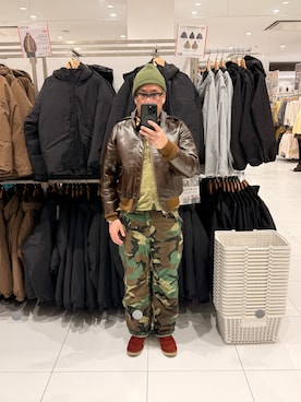 「アイテム（カーゴパンツ）」を使った、杉澤俊哉さん（メンズ・179cm・50代）の冬コーディネート