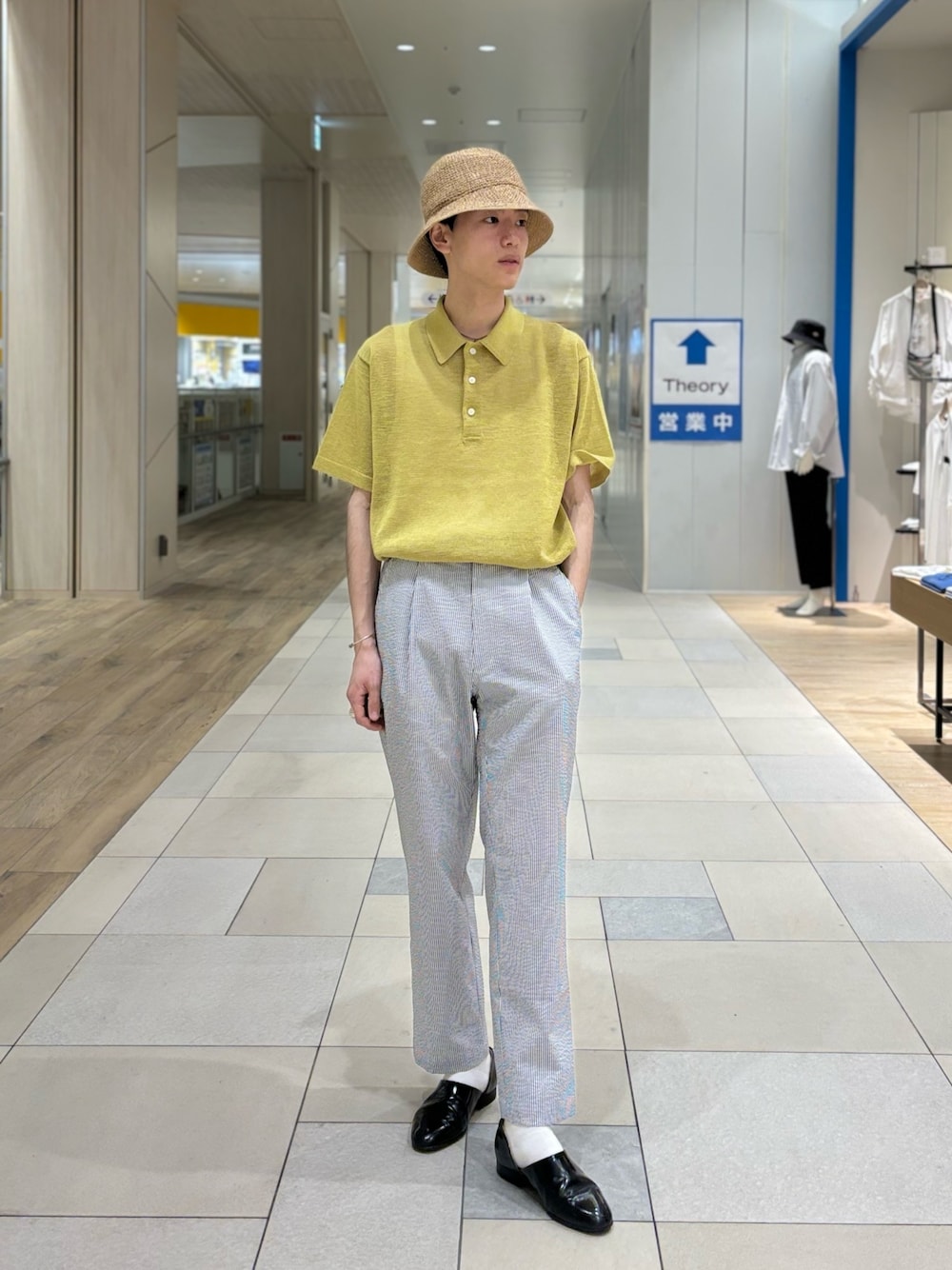 「休日スタイル、大人コーデ、ビッグシルエット、春夏コーデ」｜「NOLLEY'S goodmanの【WORK ABOUT】GIMA ニットポロシャツ《イージーケア / 速乾性》（ニット/セーター、イエロー系）」を使った、やまだ りさん（メンズ・173cm）の春コーディネートの1枚目の写真