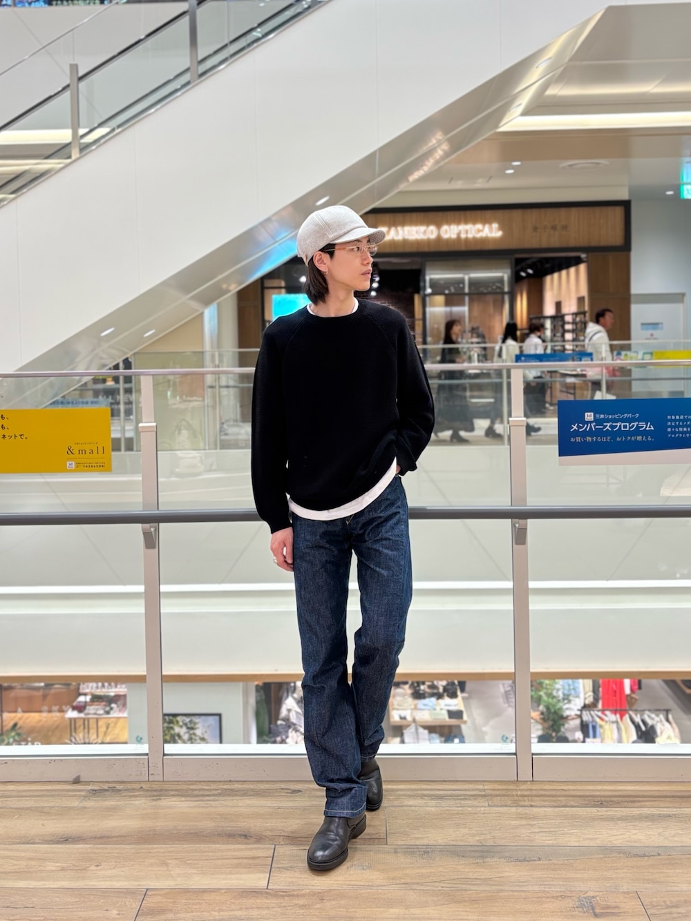 「ロンT、古着MIX、春コーデ、春服コーデ、大人カジュアル、ブラック、ファッションを楽しもう、キレイめカジュアル、おでかけコーデ、初春コーデ、オトナカジュアル、メンズファッション、お洒落さんとつながりたい、デニムコーデ、ブラックコーデ」｜「NOLLEY’Sの7Gガーター ラグランスリーブ プルオーバーニット（インナー付き）25SS（ニット/セーター、ブラック系）」を使った、やまだ りさん（メンズ・173cm）の春コーディネートの1枚目の写真