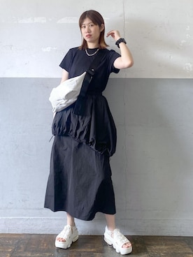 「FEMME」｜「アイテム（アクセサリー）」を使った、HIKARIさん（レディース・167cm）の春コーディネート