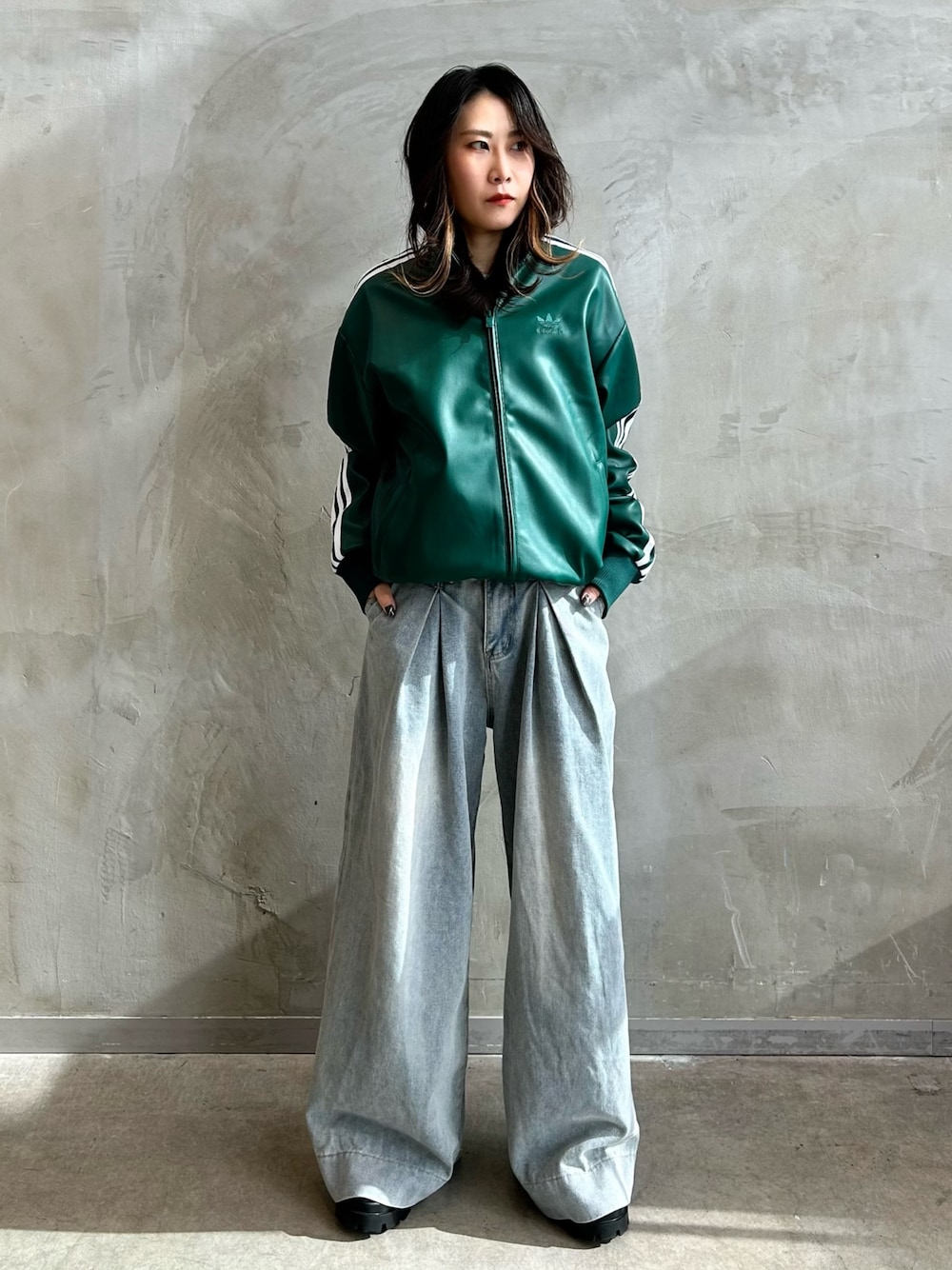 フェイクレザー アディカラー スリーストライプス ルーズ ファイヤー