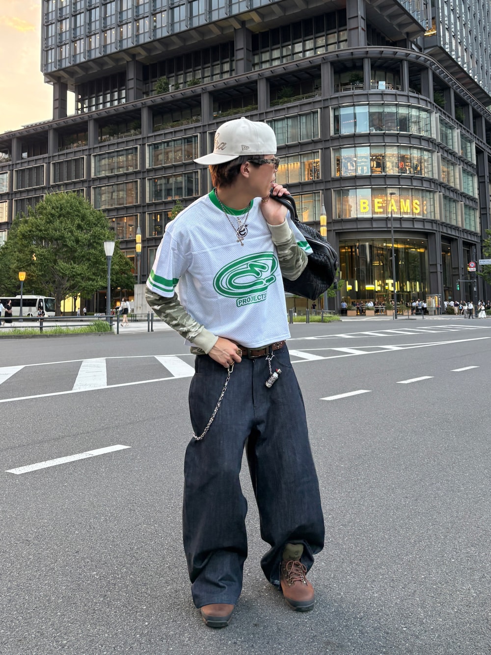 「レイヤードスタイル、レイヤード、キャップ、NEWERA、Timberland、サーマル、ストリート、ストリートコーデ、古着MIX、古着、デニム、デニムパンツ、秋服準備はじめました、メンズコーデ」｜「NEW ERAのニューエラキャップ PRE-CURVED59FIFTY スクリプトロゴ ONSPOTZ別注（キャップ、ホワイト系）」を使った、Syunyaさん（メンズ・179cm）の夏コーディネートの1枚目の写真