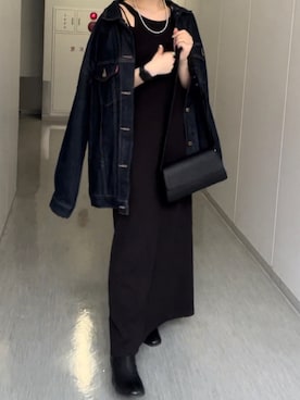 「黒ワンピ」｜「アイテム（ジャケット/アウター）」を使った、後藤茉耶さん（レディース・154cm）の秋コーディネート