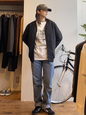 「Tシャツ/カットソー」｜「アイテム（ブルゾン）」を使った、EMIさん（レディース・165cm）の秋コーディネート