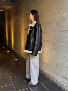 「アイテム（ムートンコート）」を使った、EMIさん（レディース・165cm）の秋コーディネート