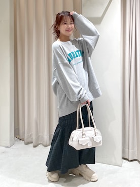 「ブルべ夏」｜「アイテム（スウェット）」を使った、harunaさん（レディース・149cm）の秋コーディネート