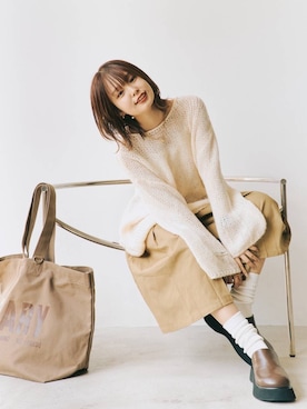 「アイテム（チノパンツ）」を使った、なつきさん（レディース・157cm・20代）の秋コーディネート